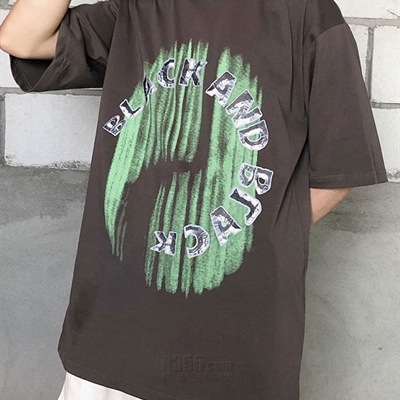 市场上装-T恤-电商T恤