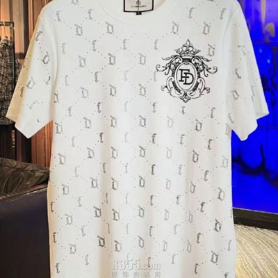 市场上装-T恤-欧货T恤