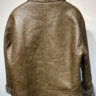 市场上装-皮衣-休闲皮衣