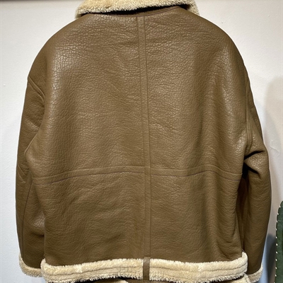 市场上装-皮衣-休闲皮衣