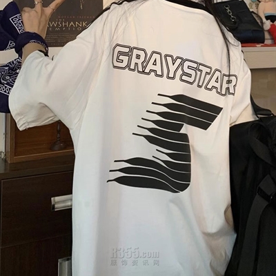 市场上装-T恤-电商T恤