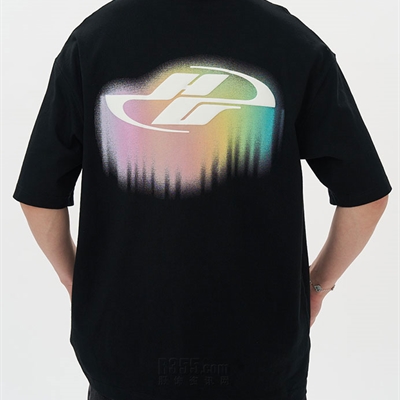 市场上装-T恤-电商T恤