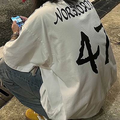 市场上装-T恤-电商T恤