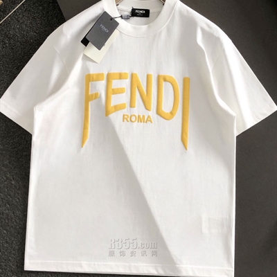 市场上装-T恤-欧货T恤