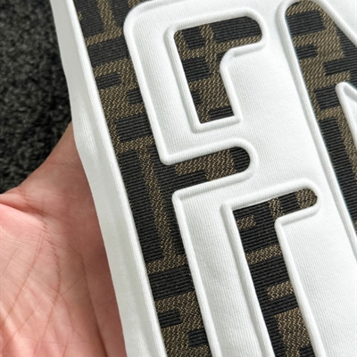 市场上装-T恤-欧货T恤