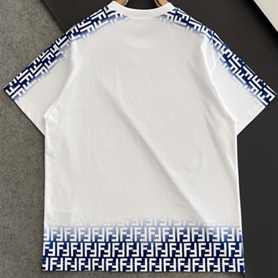 市场上装-T恤-欧货T恤