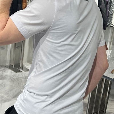 市场上装-T恤-欧货T恤