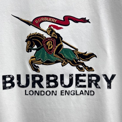 市场上装-T恤-欧货T恤