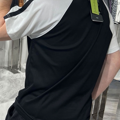 市场上装-T恤-欧货T恤