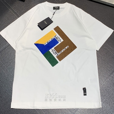 市场上装-T恤-欧货T恤