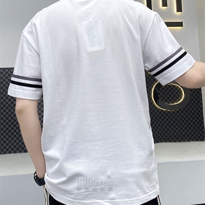 市场上装-T恤-欧货T恤