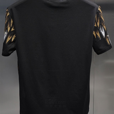 市场上装-T恤-欧货T恤