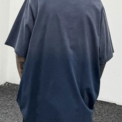 市场上装-T恤-电商T恤