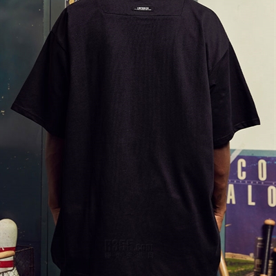 市场上装-T恤-电商T恤