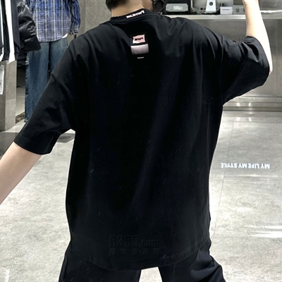 市场上装-T恤-休闲T恤