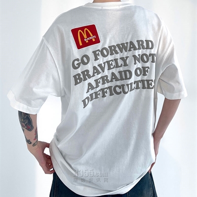 市场上装-T恤-电商T恤