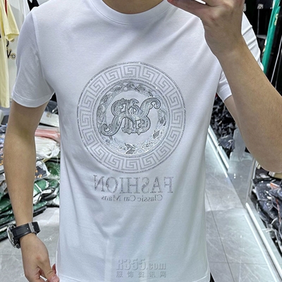 市场上装-T恤-欧货T恤