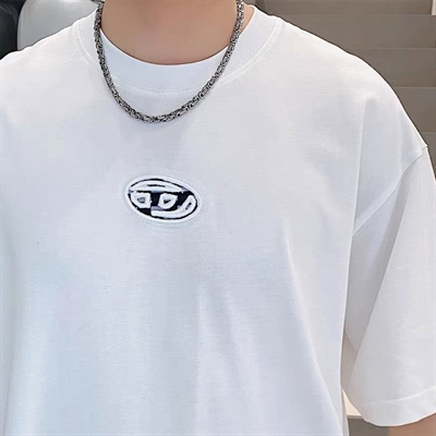 市场上装-T恤-欧货T恤