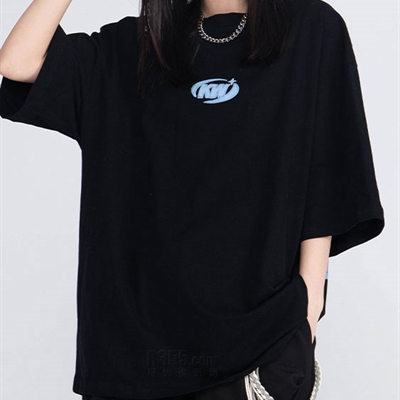 市场上装-T恤-电商T恤