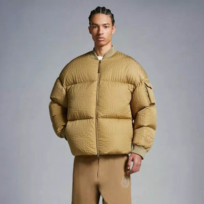 法国《Moncler x Roc Nation designed by Jay-Z》2024春夏休闲时尚男装