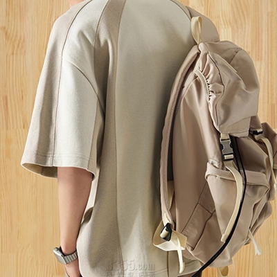 市场上装-T恤-电商T恤