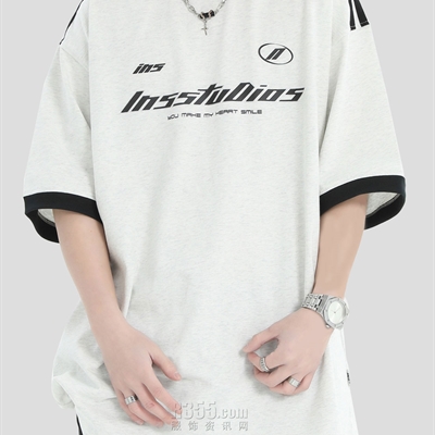 市场上装-T恤-电商T恤