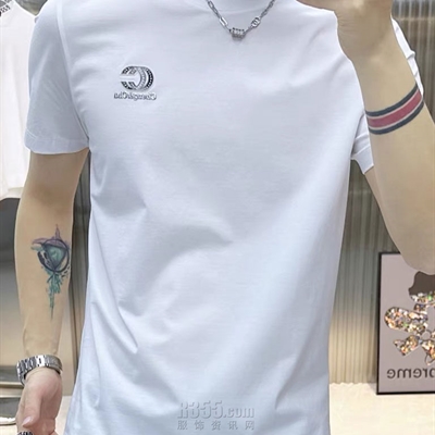 市场上装-T恤-欧货T恤