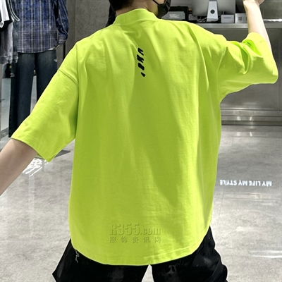 市场上装-T恤-休闲T恤