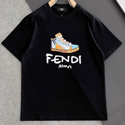 市场上装-T恤-欧货T恤