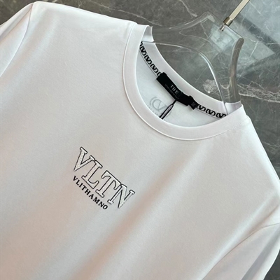 市场上装-T恤-欧货T恤