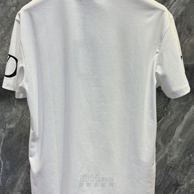 市场上装-T恤-欧货T恤