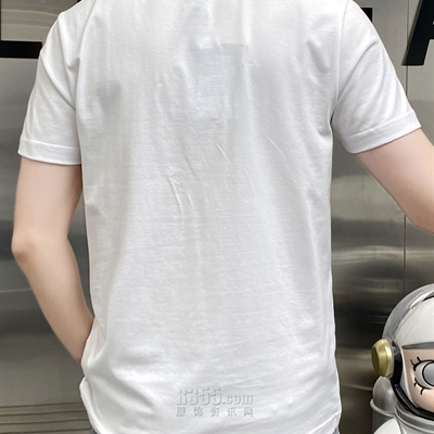 市场上装-T恤-欧货T恤