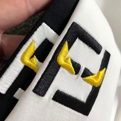 市场上装-T恤-欧货T恤