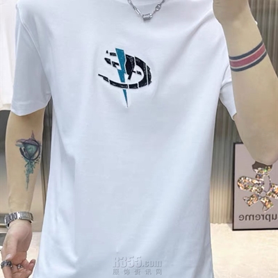 市场上装-T恤-欧货T恤