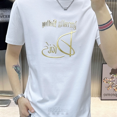 市场上装-T恤-欧货T恤