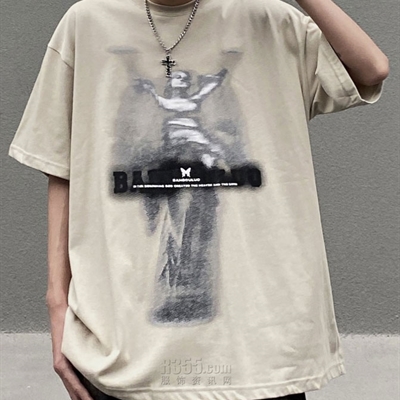 市场上装-T恤-电商T恤