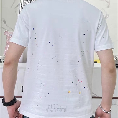市场上装-T恤-欧货T恤