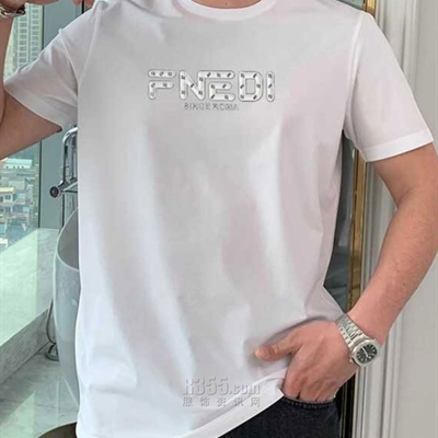 市场上装-T恤-欧货T恤