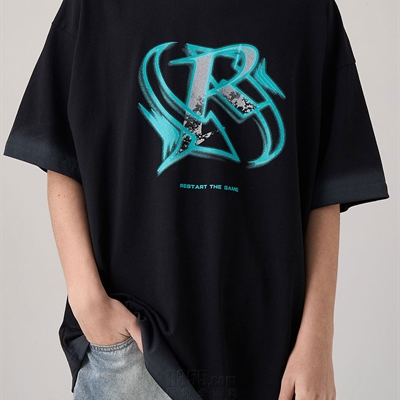 市场上装-T恤-电商T恤