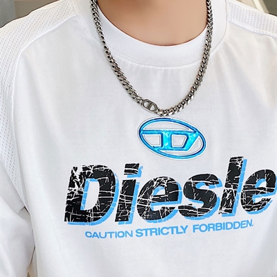 市场上装-T恤-欧货T恤