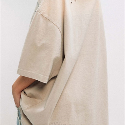 市场上装-T恤-电商T恤