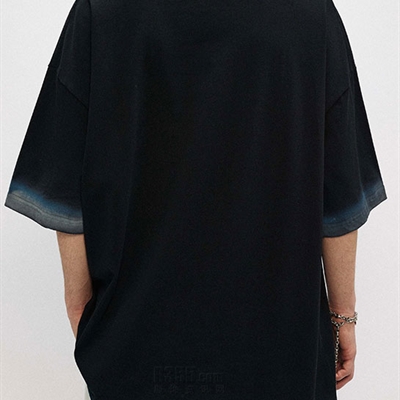 市场上装-T恤-电商T恤