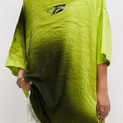 市场上装-T恤-电商T恤