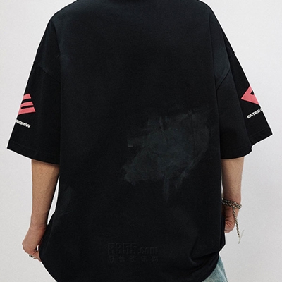 市场上装-T恤-电商T恤