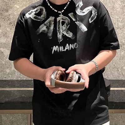 市场上装-T恤-欧货T恤