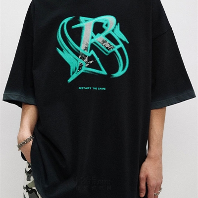 市场上装-T恤-电商T恤