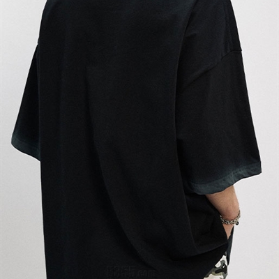 市场上装-T恤-电商T恤