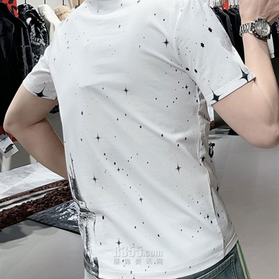 市场上装-T恤-欧货T恤