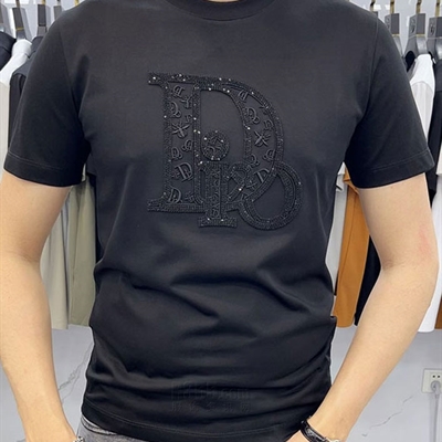 市场上装-T恤-欧货T恤