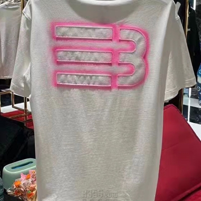 市场上装-T恤-欧货T恤